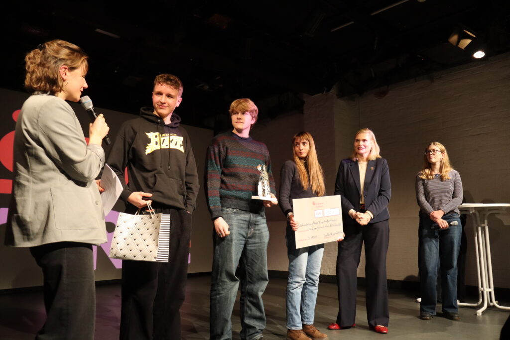 Platz 1 „Entscheidend sind die Menschen“ / Mitwirkende: Jasper, Frieda, Maarten, Kaya und Sarah