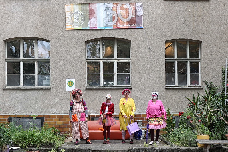 Das Allerweltshaus richtete gemeinsam mit dem Pambazuka Swahili Kulturverein ein interkulturelles Hoffest unter dem Motto „Gemeinsam für Gerechtigkeit“ aus.