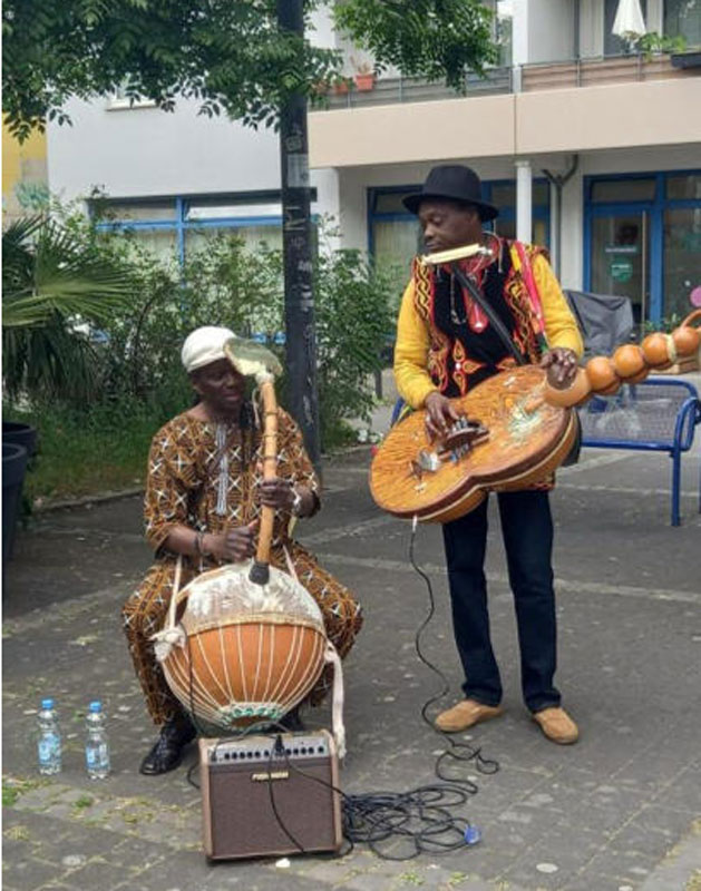 Vierteltöne: Mitsingen-auf-Susu