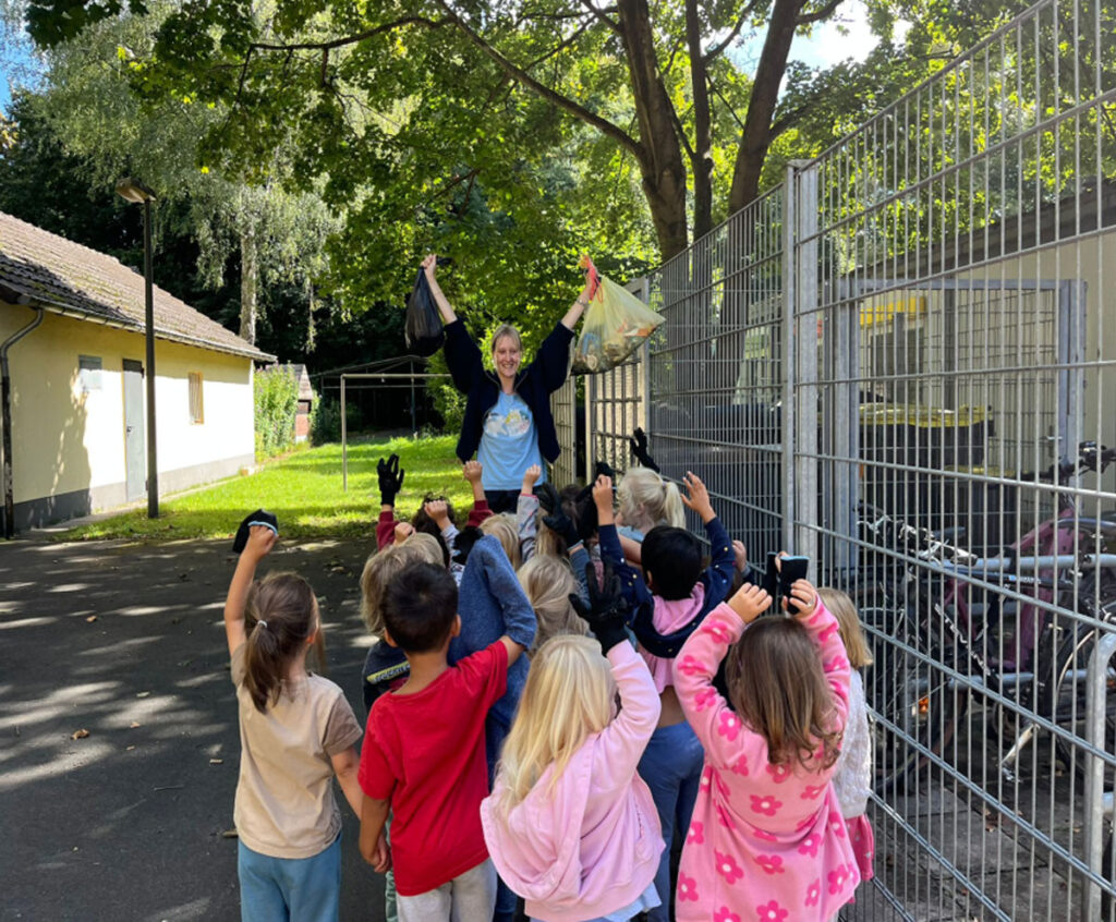 Eines von vielen geförderten Projekten: Workshop der Weltretterbande zur Schaffung des "Polli-"-Bewusstseins